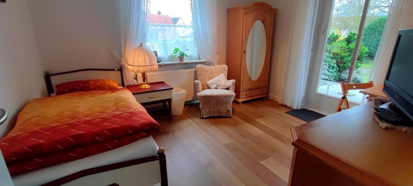 Haus Am Park Hotel Steinhagen  Buitenkant foto